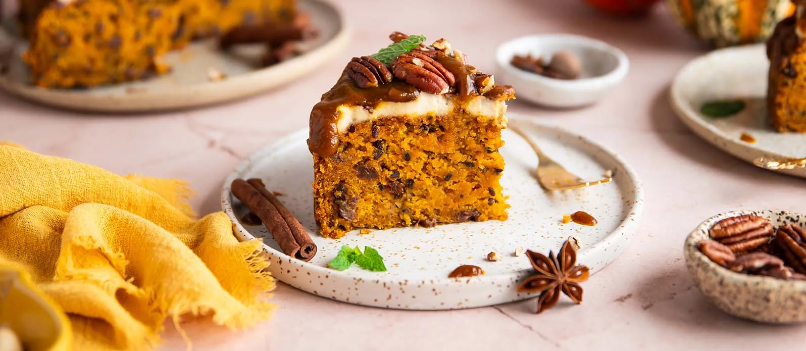 Vegan carrot cake with cashew cream