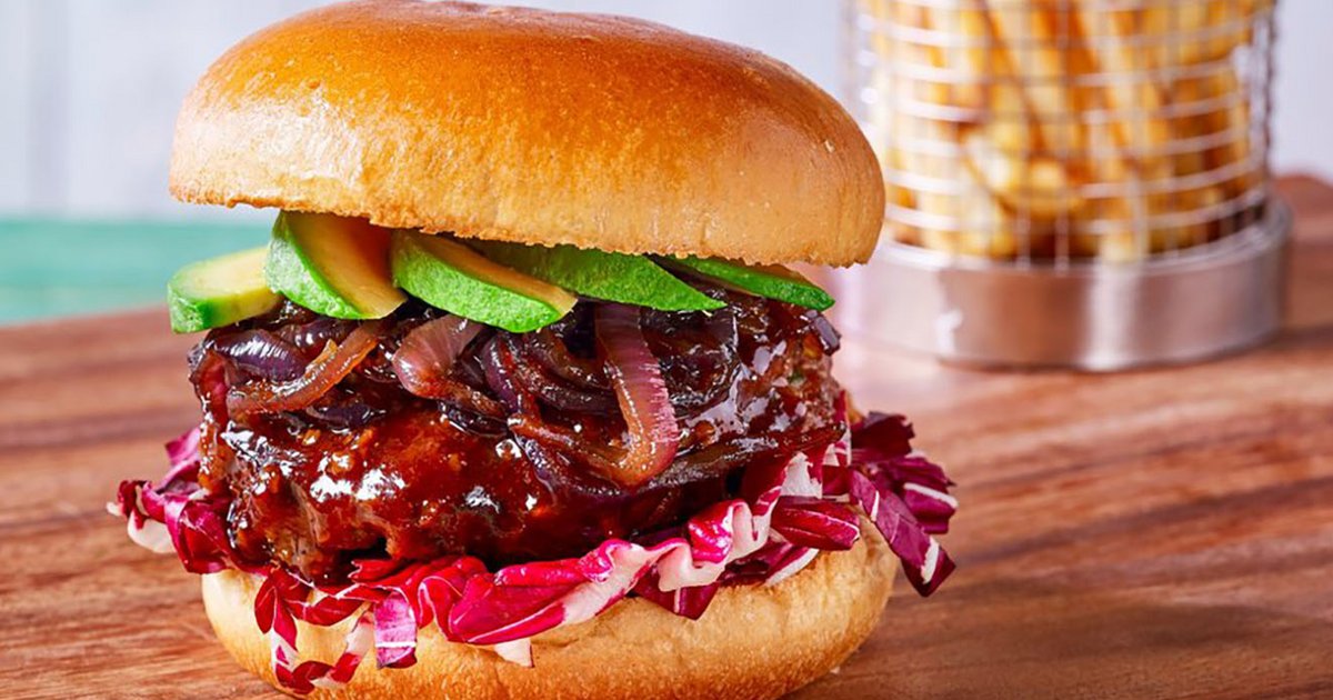 Caramelised red onion beef burger | Kikkoman