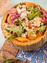 Rocket salad with melon & prosciutto
