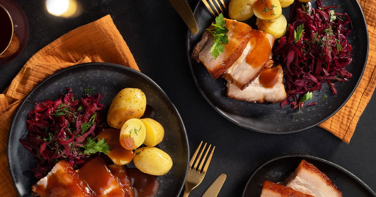 Roasted pork belly with beetroot and red cabbage salad | Kikkoman