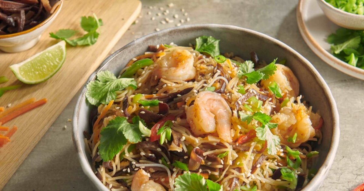 Prawns in Teriyaki Sauce with Mun mushrooms | Recipe | Kikkoman