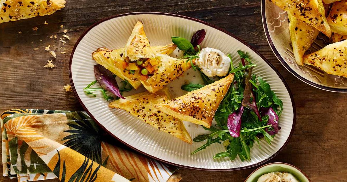 Samosas with potatoes and peas | Recipe | Kikkoman