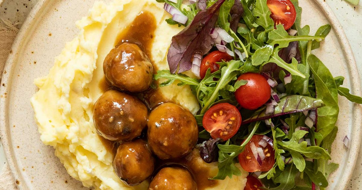 Turkey meatballs with mashed potatoes | Kikkoman