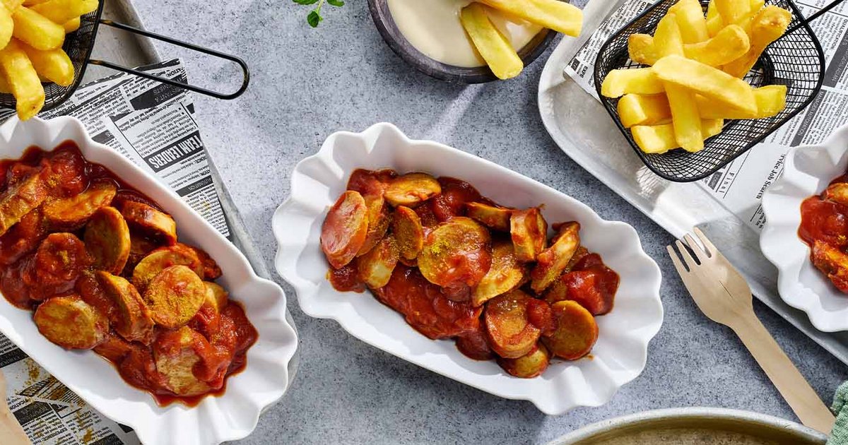 Currywurst with ponzu mayo and chilli sauce | Recipe | Kikkoman