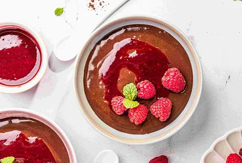 Chocolate rice pudding with raspberry sauce