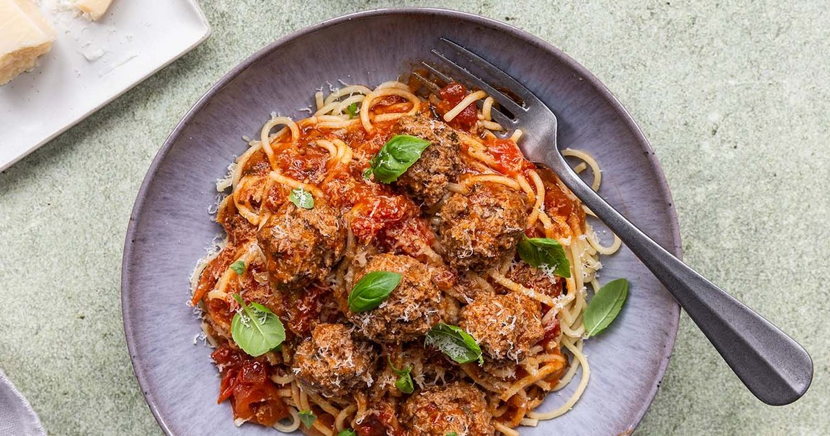 Asian spaghetti meatballs: Beef meatballs with garlic, soy, and basil in tomato sauce | Kikkoman