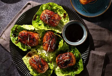 Nikumaki onigiri with crispy bacon