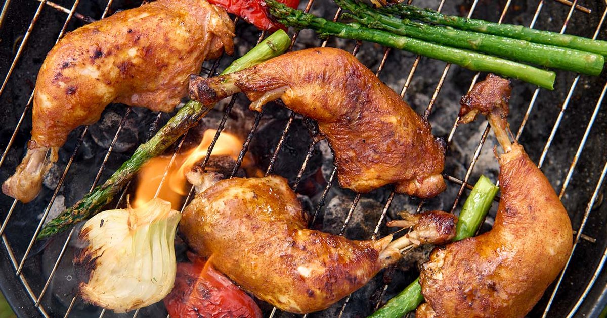 Slow-grilled chicken leg with dill sauce | Kikkoman
