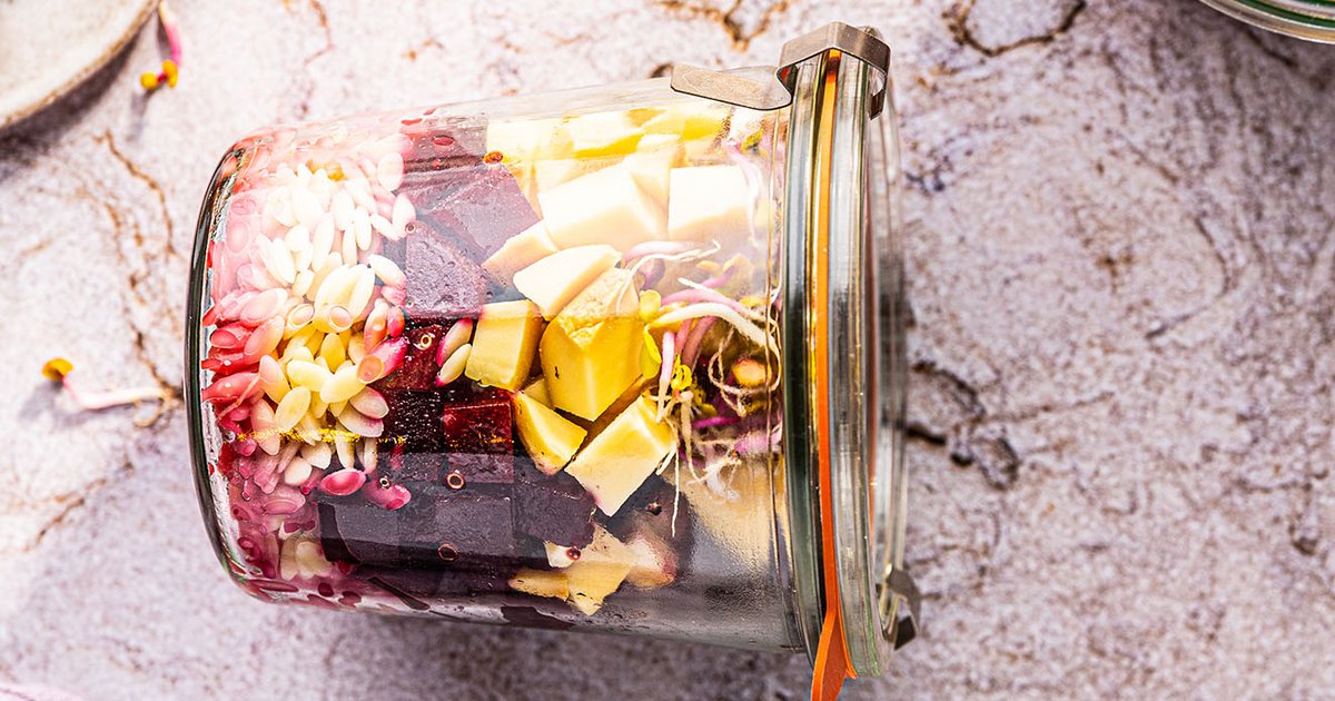 Beetroot orzo with smoked sheep's cheese | Kikkoman