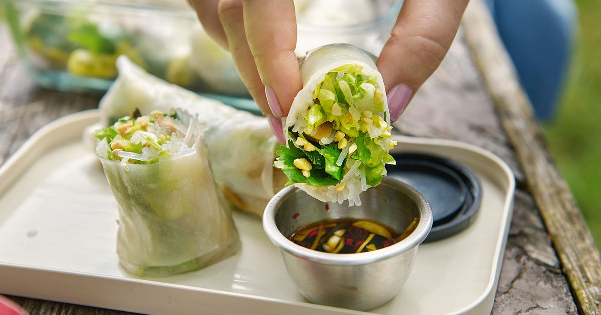 Spring rolls with king oyster mushrooms and Vietnamese sauce | Kikkoman