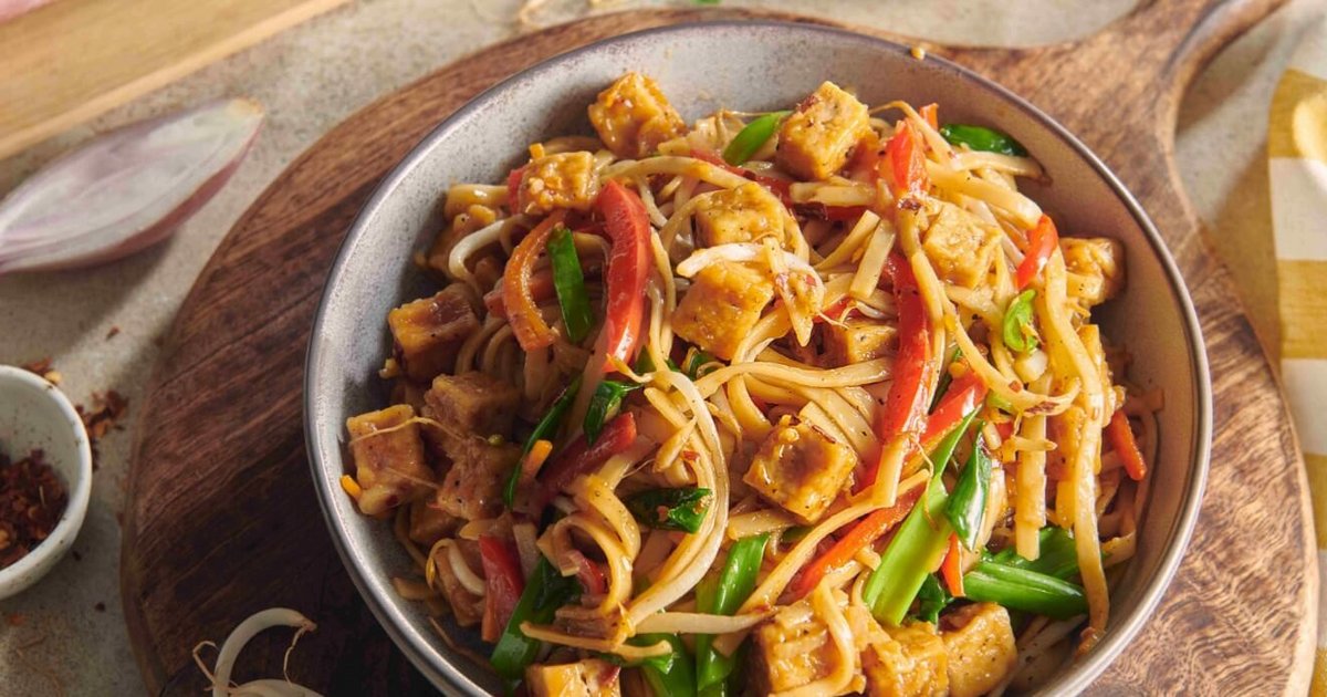 Tofu Stir-Fry Noodles: Vegetarian Chow Mein | Recipe | Kikkoman
