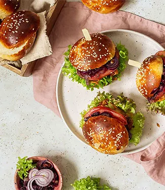 Veggie burger with jackfruit in teriyaki sauce