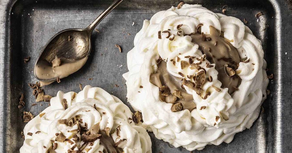 Meringues with chestnut cream | Kikkoman