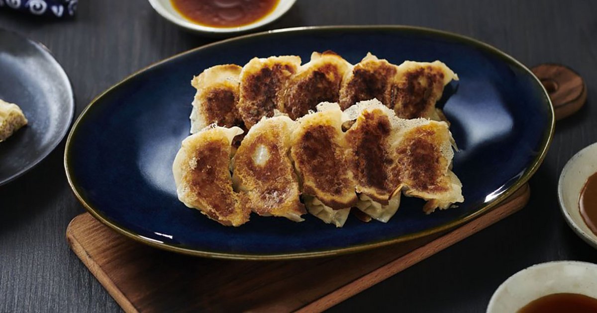 Lightly fried gyoza with 3 sauces | Kikkoman