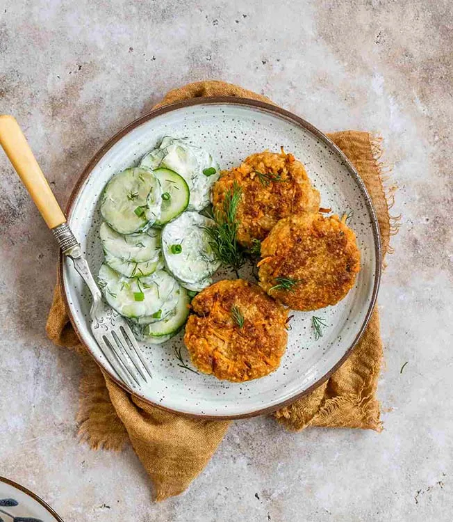 Carrot-millet patties & cucumber salad