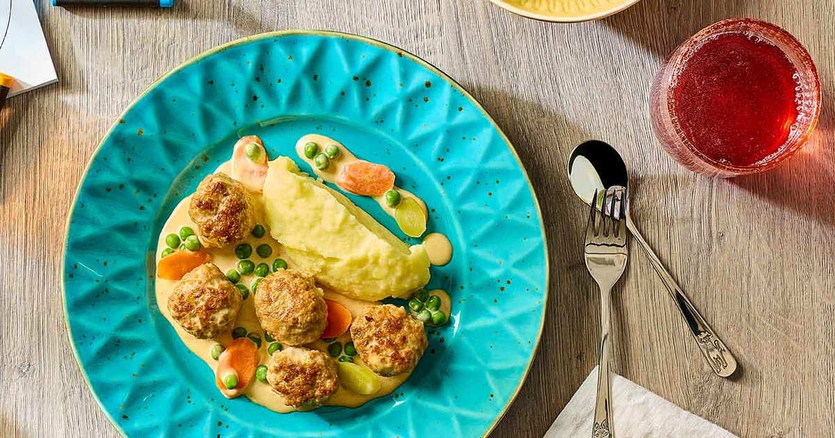 Meatball casserole with mash | Recipe | Kikkoman