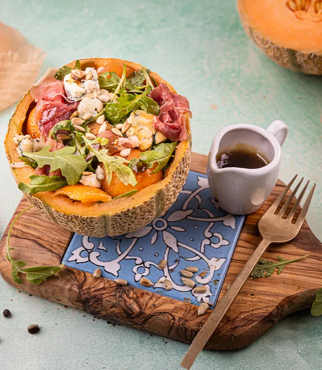 Rocket salad with melon & prosciutto
