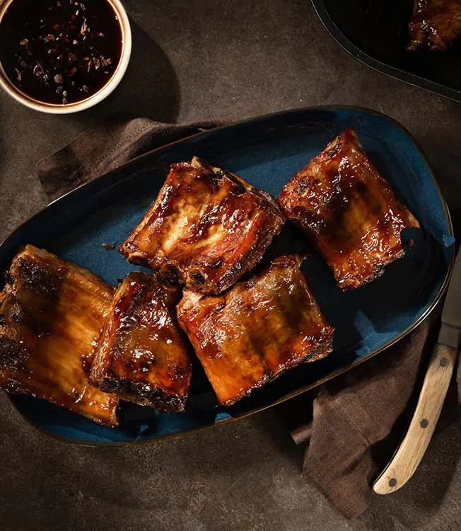 BBQ honey-glazed ribs with espresso rub