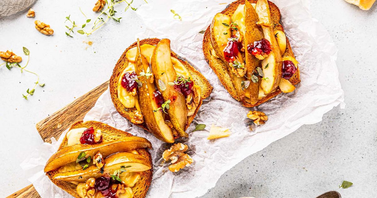 Caramelised pear & oscypek cheese toasties | Kikkoman