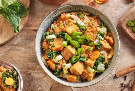 Red lentil dal with tofu and ginger