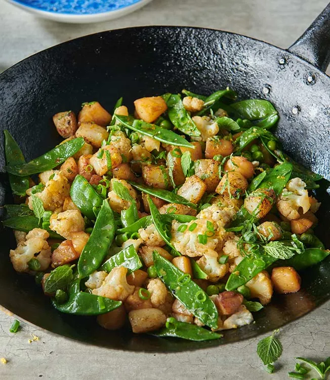 Scallop stir-fry with cauliflower & peas