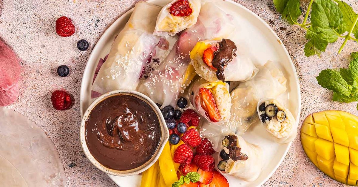 Fruit-filled summer rolls | Kikkoman