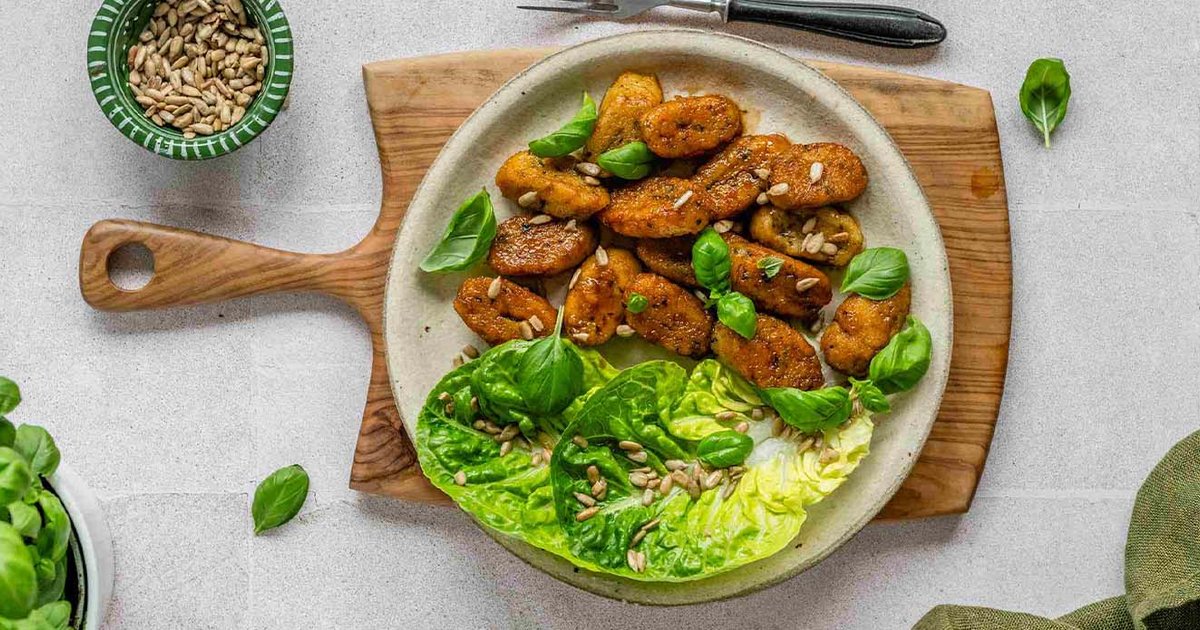 Basil-semolina dumplings | Recipe | Kikkoman