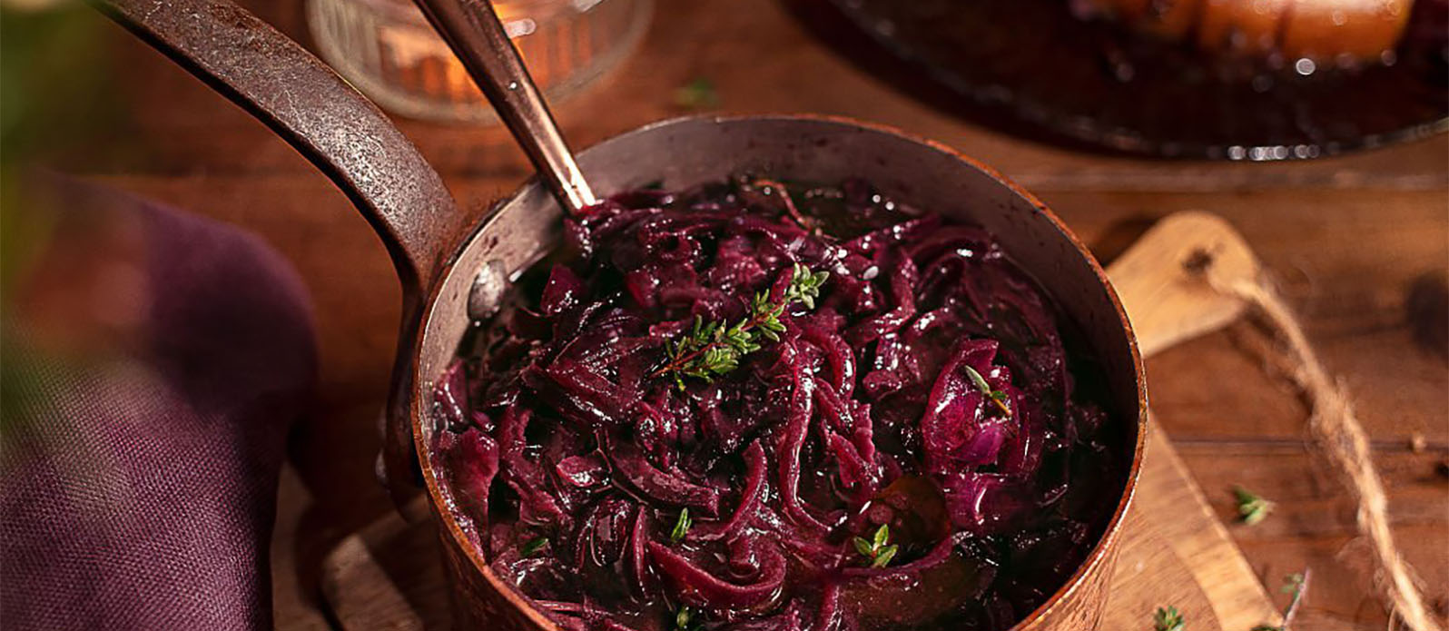 Rich red onion gravy Kikkoman